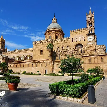 Vanity Aparthotel 4*